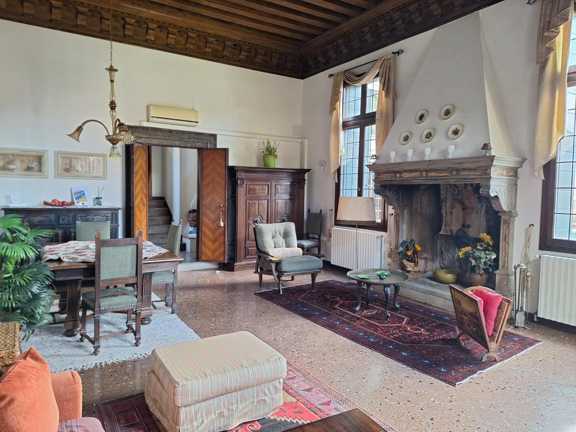 Appartamenti Inside Palazzo Foscarini เวนิส ภายนอก รูปภาพ