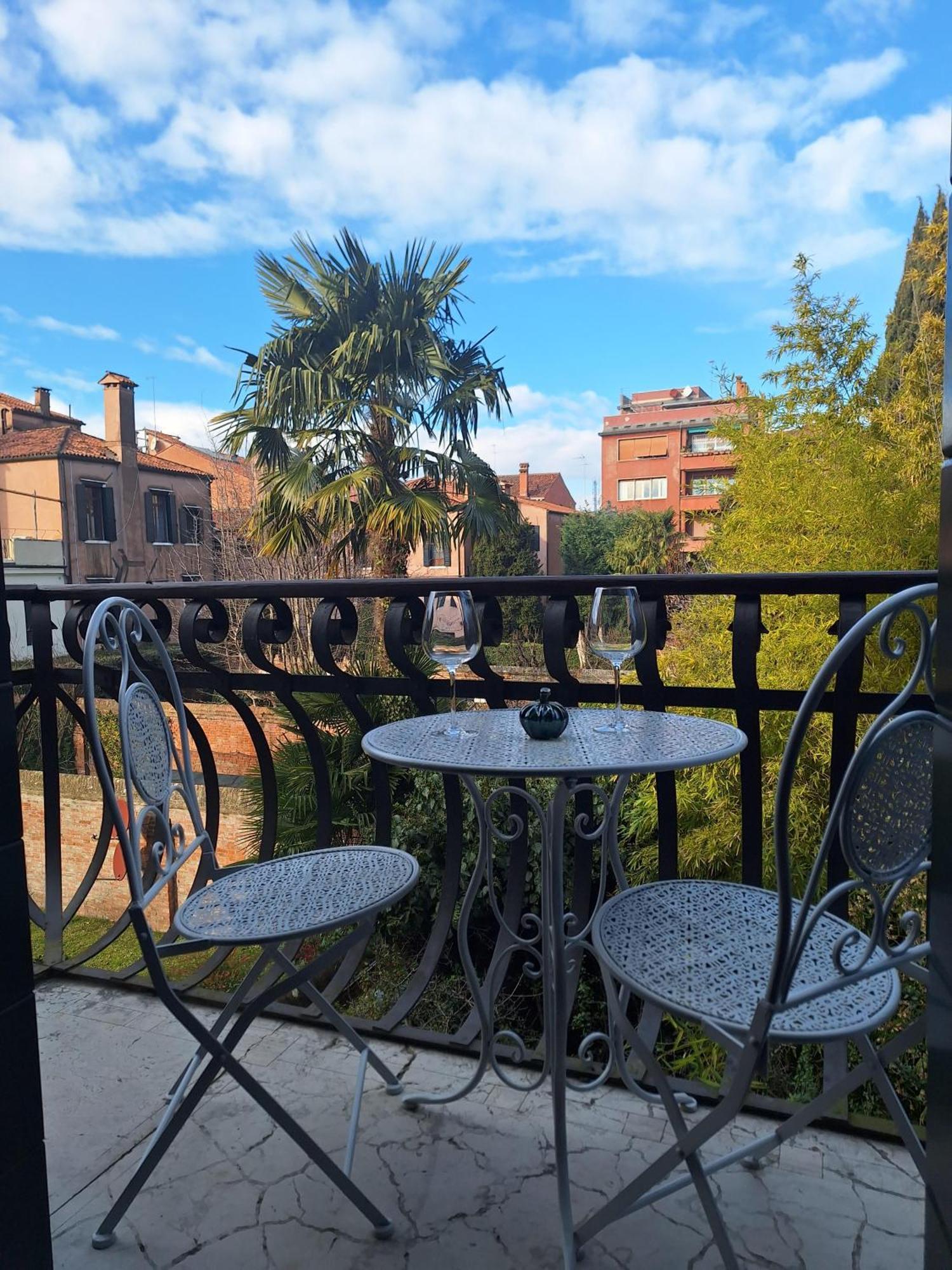 Appartamenti Inside Palazzo Foscarini เวนิส ภายนอก รูปภาพ