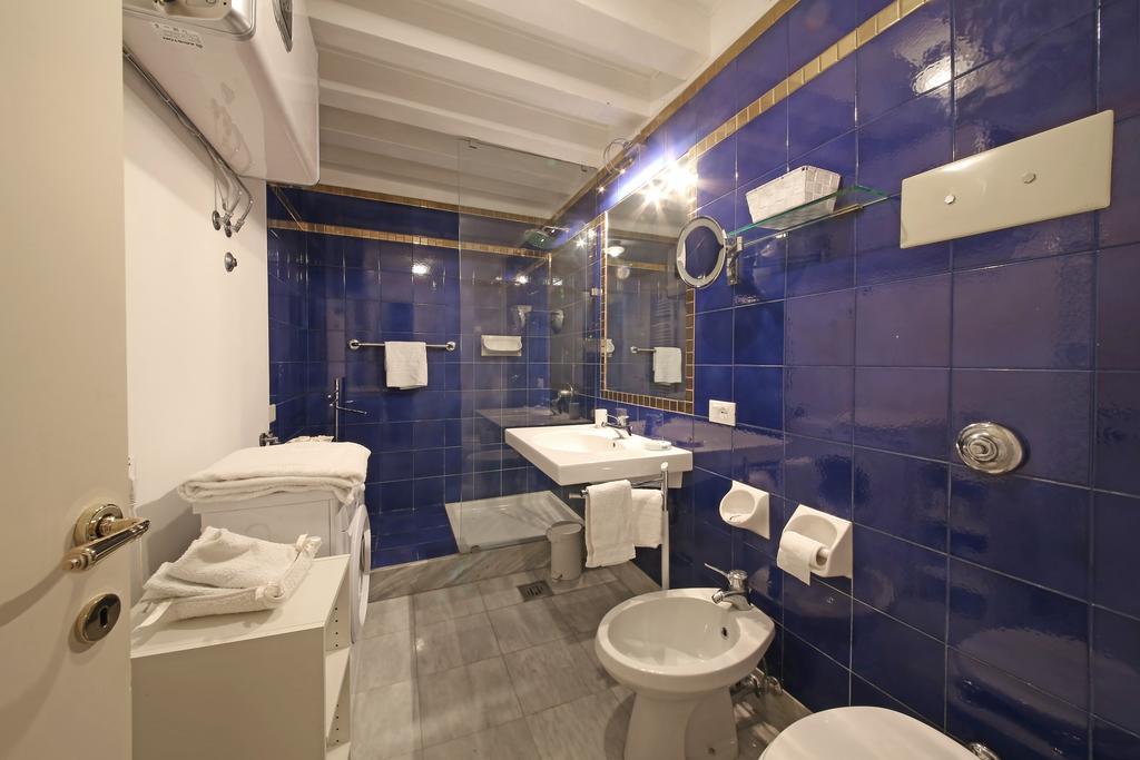 Appartamenti Inside Palazzo Foscarini เวนิส ภายนอก รูปภาพ
