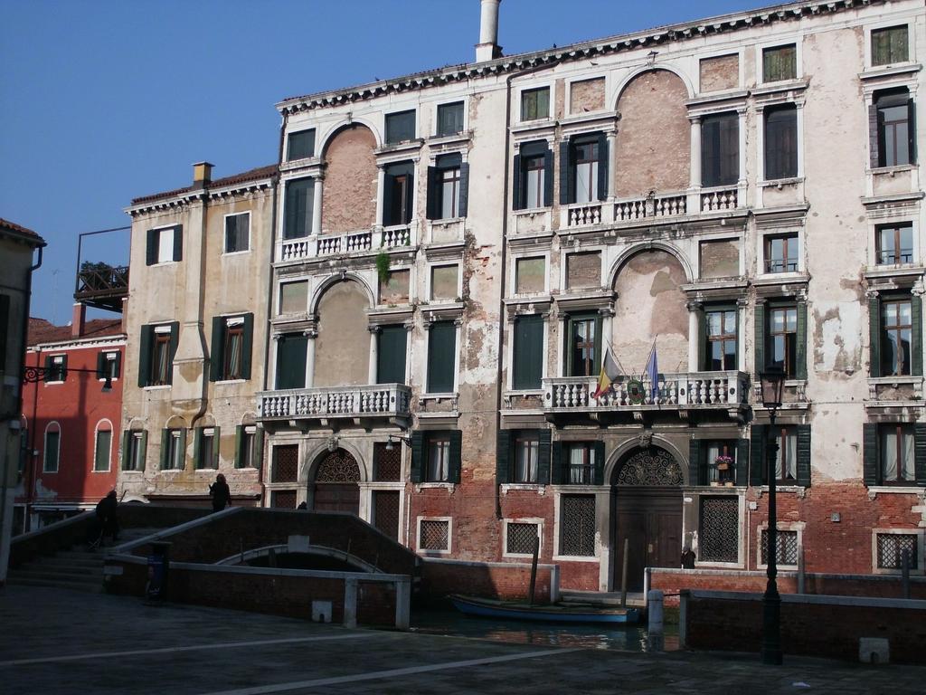 Appartamenti Inside Palazzo Foscarini เวนิส ภายนอก รูปภาพ