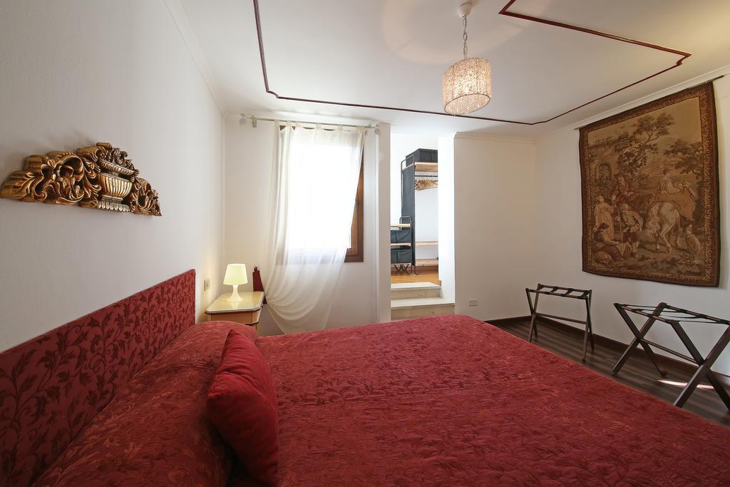 Appartamenti Inside Palazzo Foscarini เวนิส ภายนอก รูปภาพ