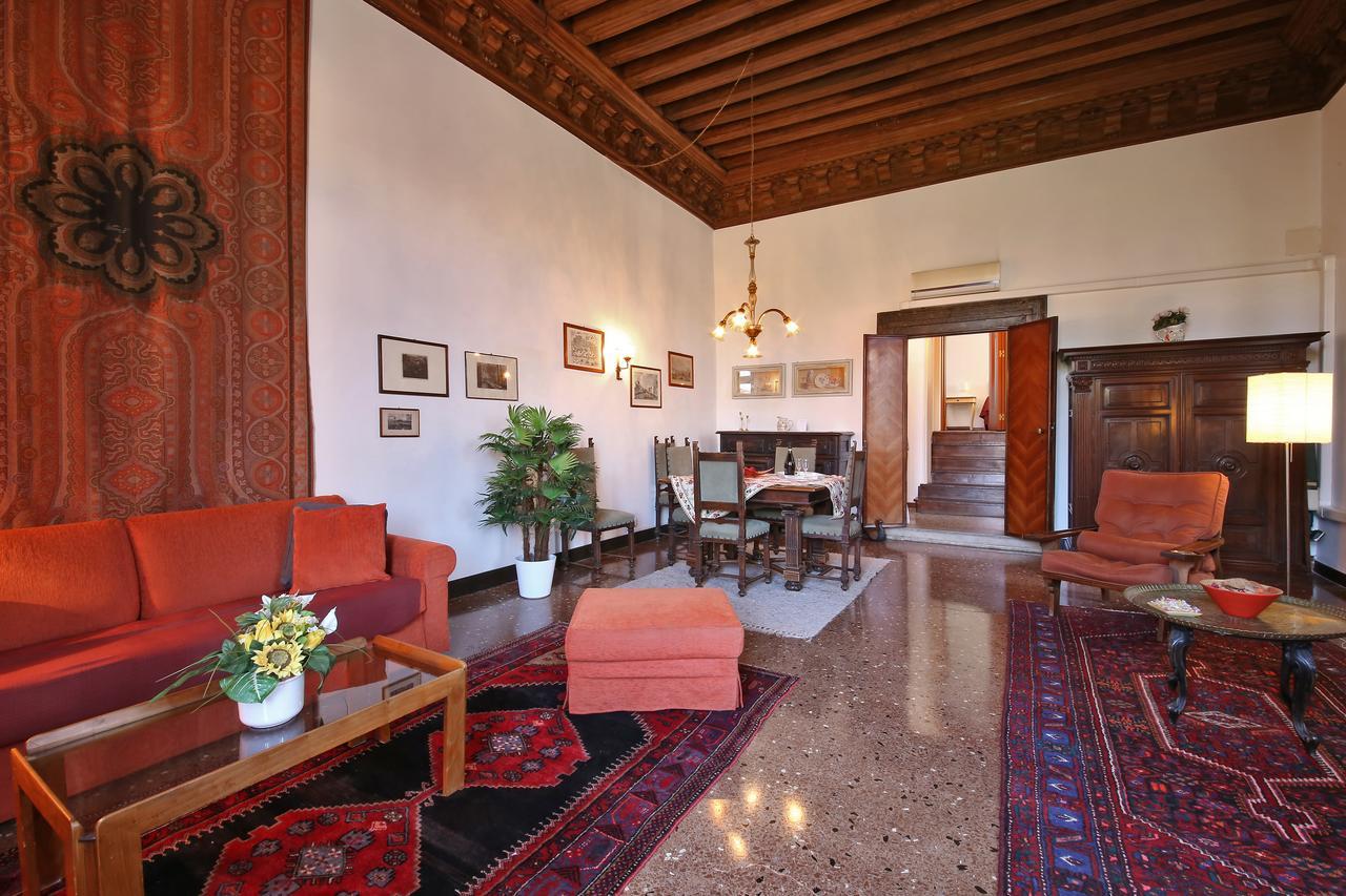 Appartamenti Inside Palazzo Foscarini เวนิส ภายนอก รูปภาพ