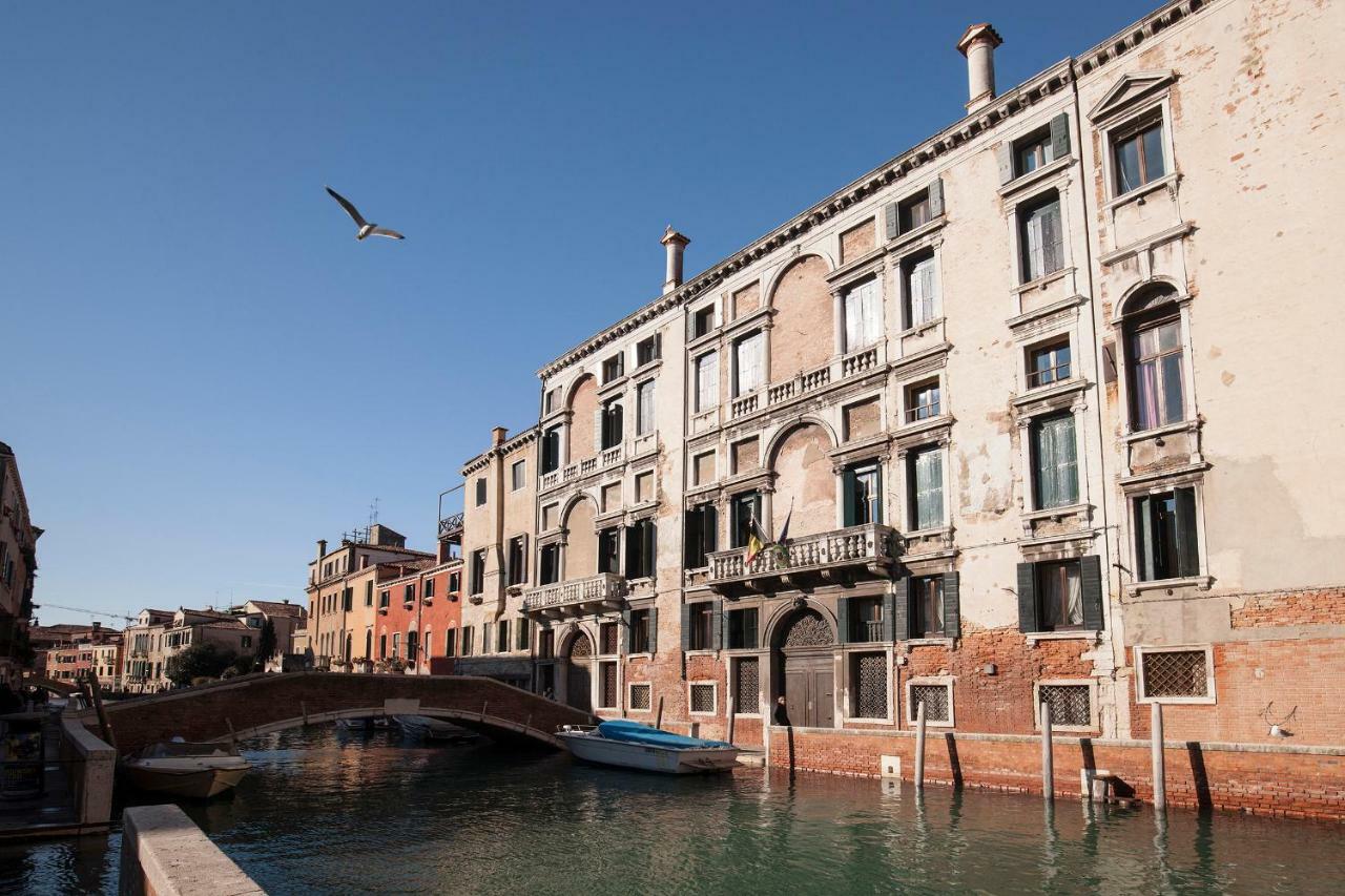 Appartamenti Inside Palazzo Foscarini เวนิส ภายนอก รูปภาพ